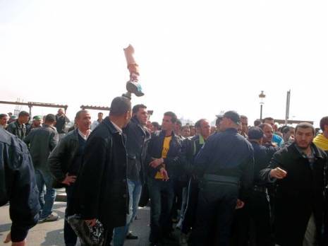 Manifestation des militaires blessés pendant la période du terrorisme à Alger Source Elwatan